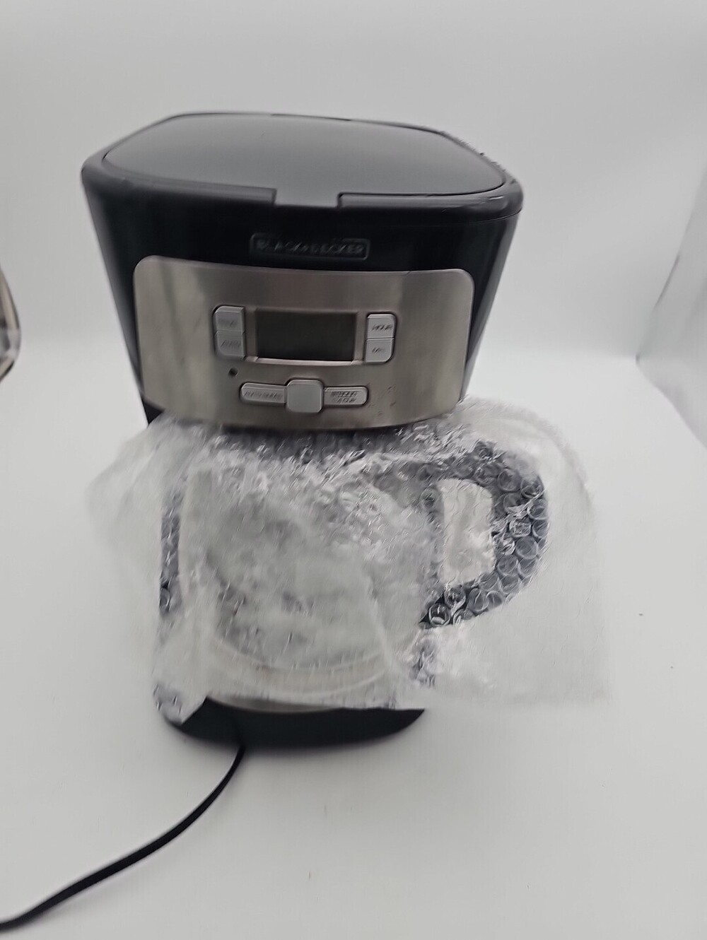 Pre-owned Black+Decker 12-cup programmable coffee pot CM2020B. Works great.